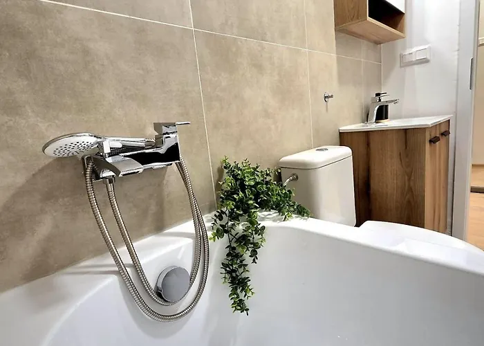 Krasny Na Skok Do Centra * Братислава